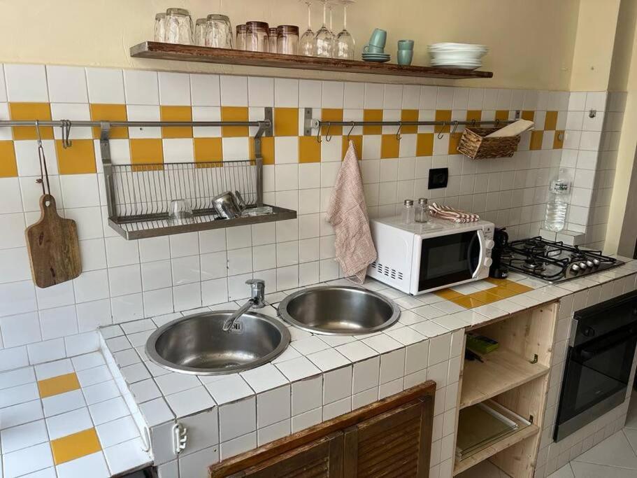 Appartamento In Centro A Ліворно Екстер'єр фото
